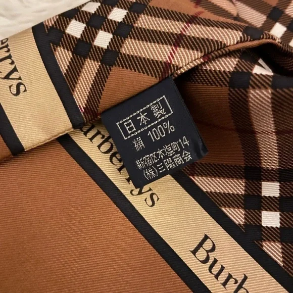 Burberrys silk scarf - Picture 3 of 6